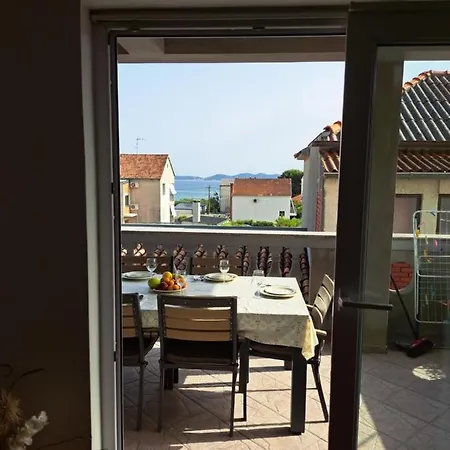 Apartment Zlatko Pakostane