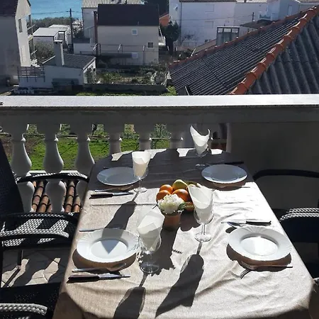 Zlatko Apartment