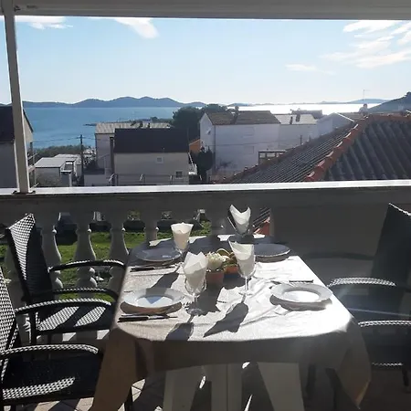 Apartment Zlatko Pakostane